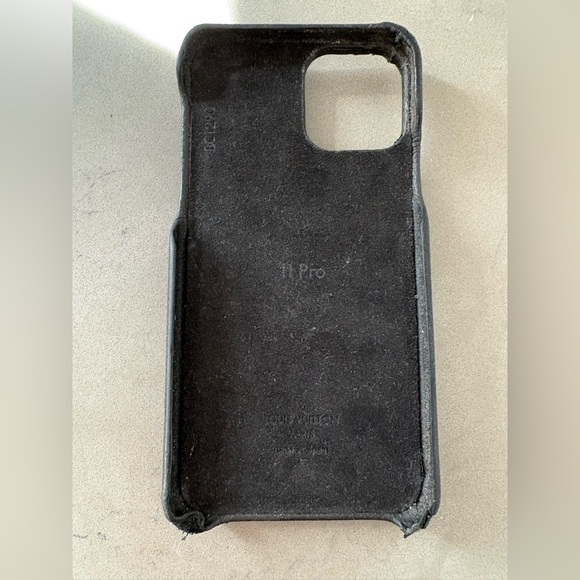 LOUIS VUITTON iPhone 11pro case - Picture 5 of 8